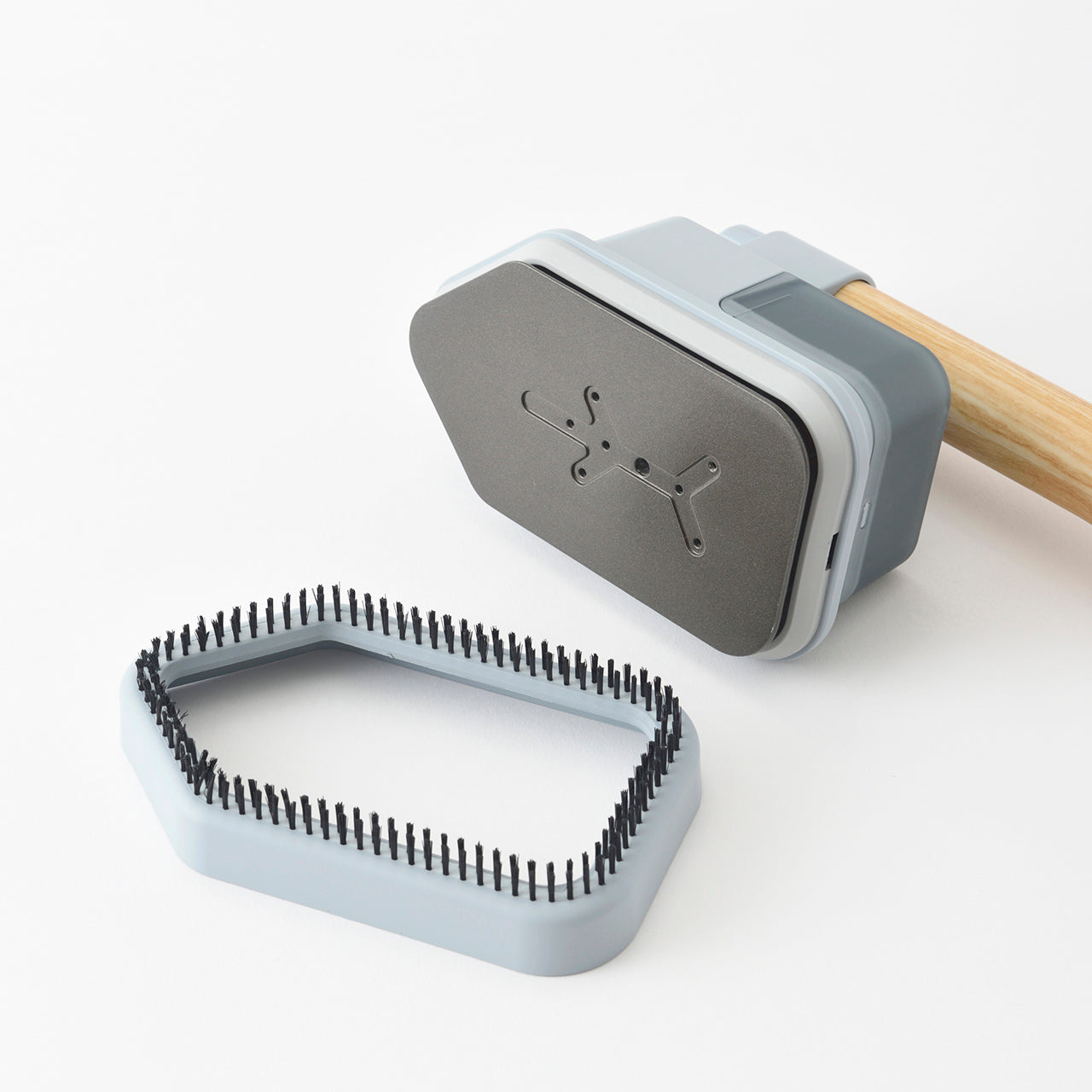 BRUNO Handy and Press Steamer - Ivory