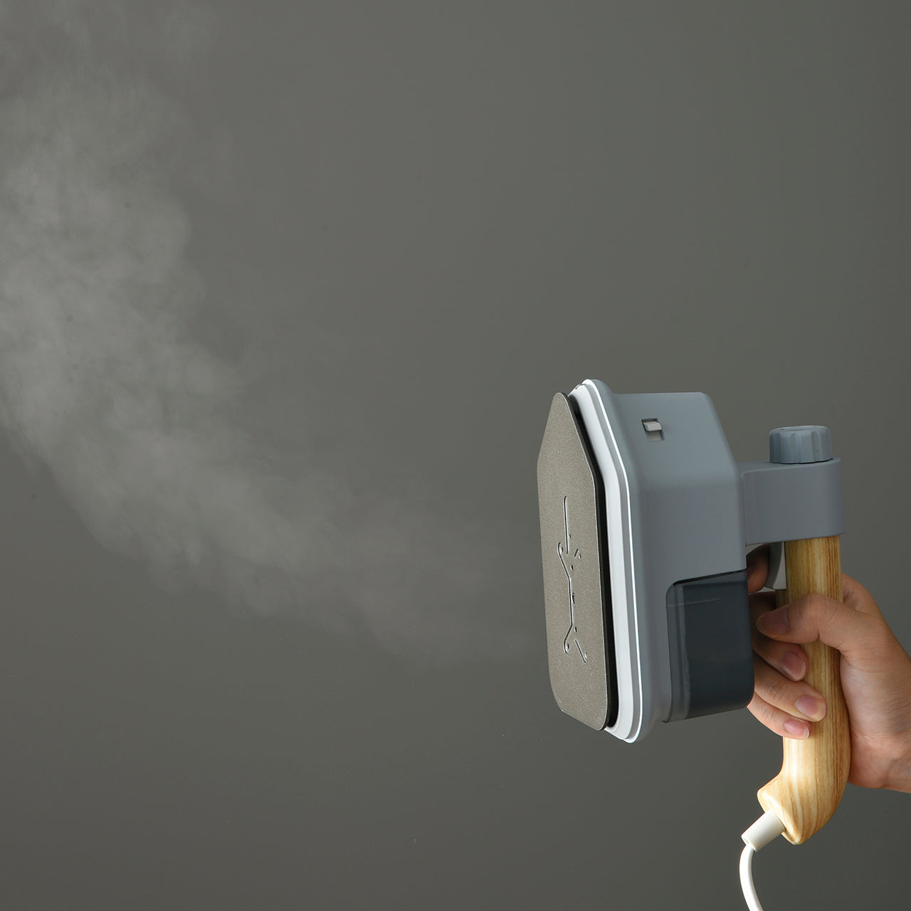 BRUNO Handy and Press Steamer - Ivory